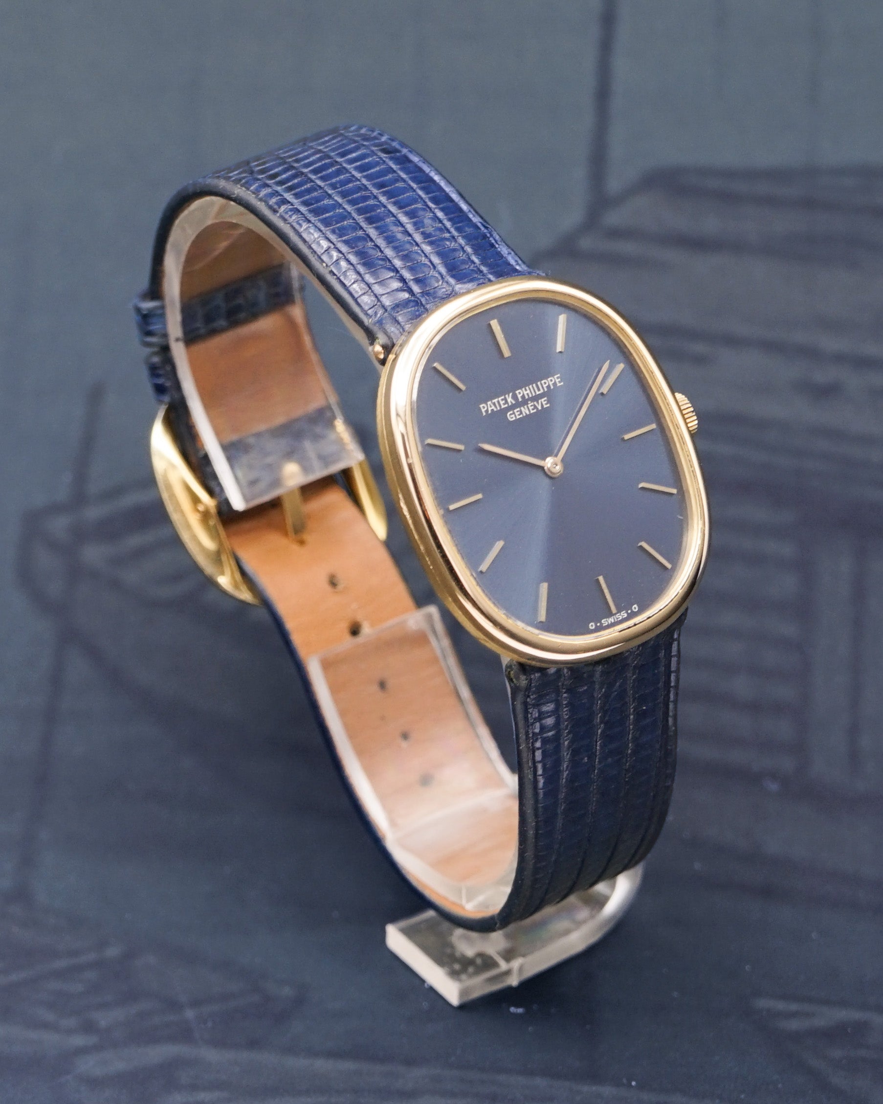 1982 Patek Philippe Golden Ellipse ref. 3848 with extract