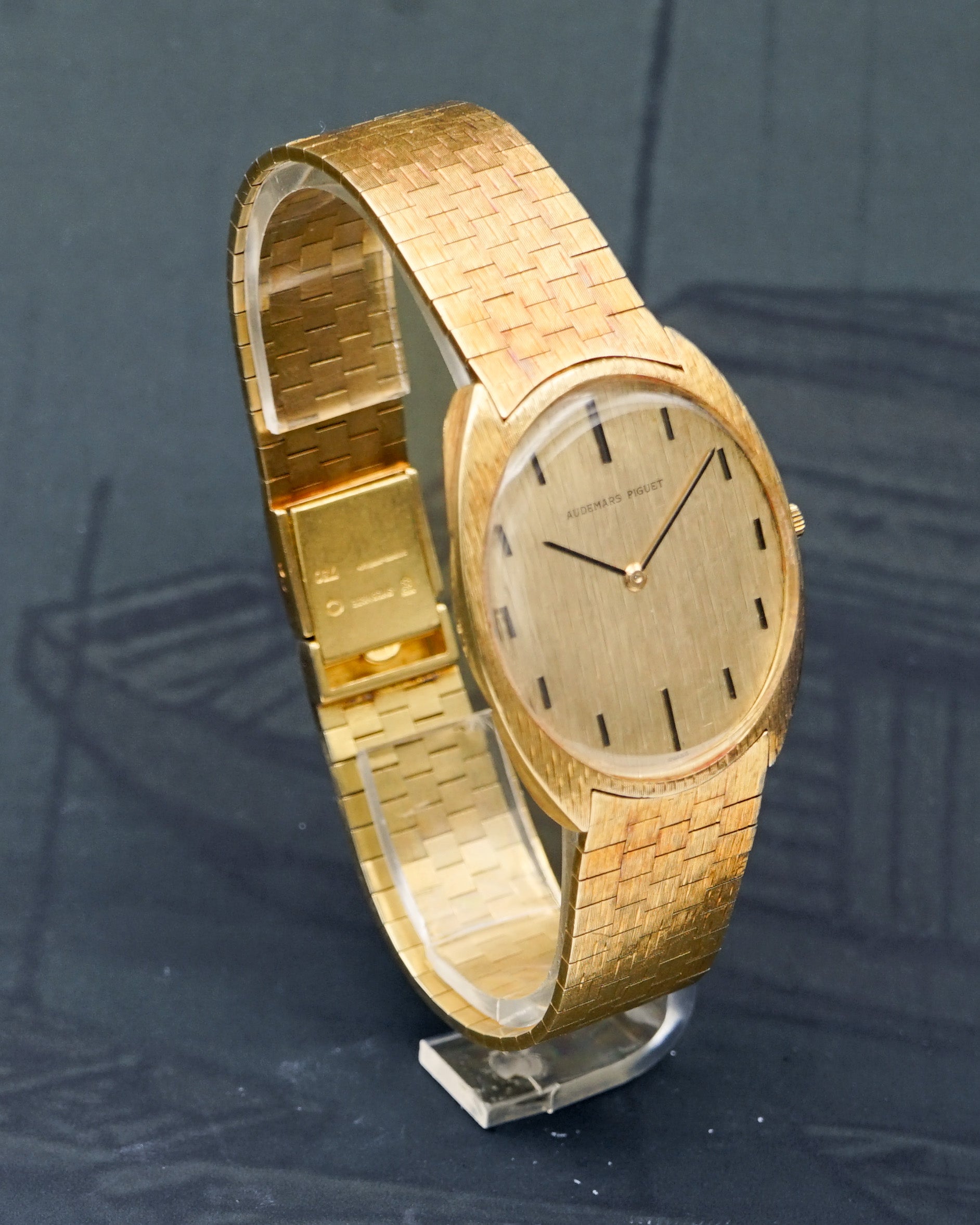 1970s Audemars Piguet in yellow gold with removable bracelet