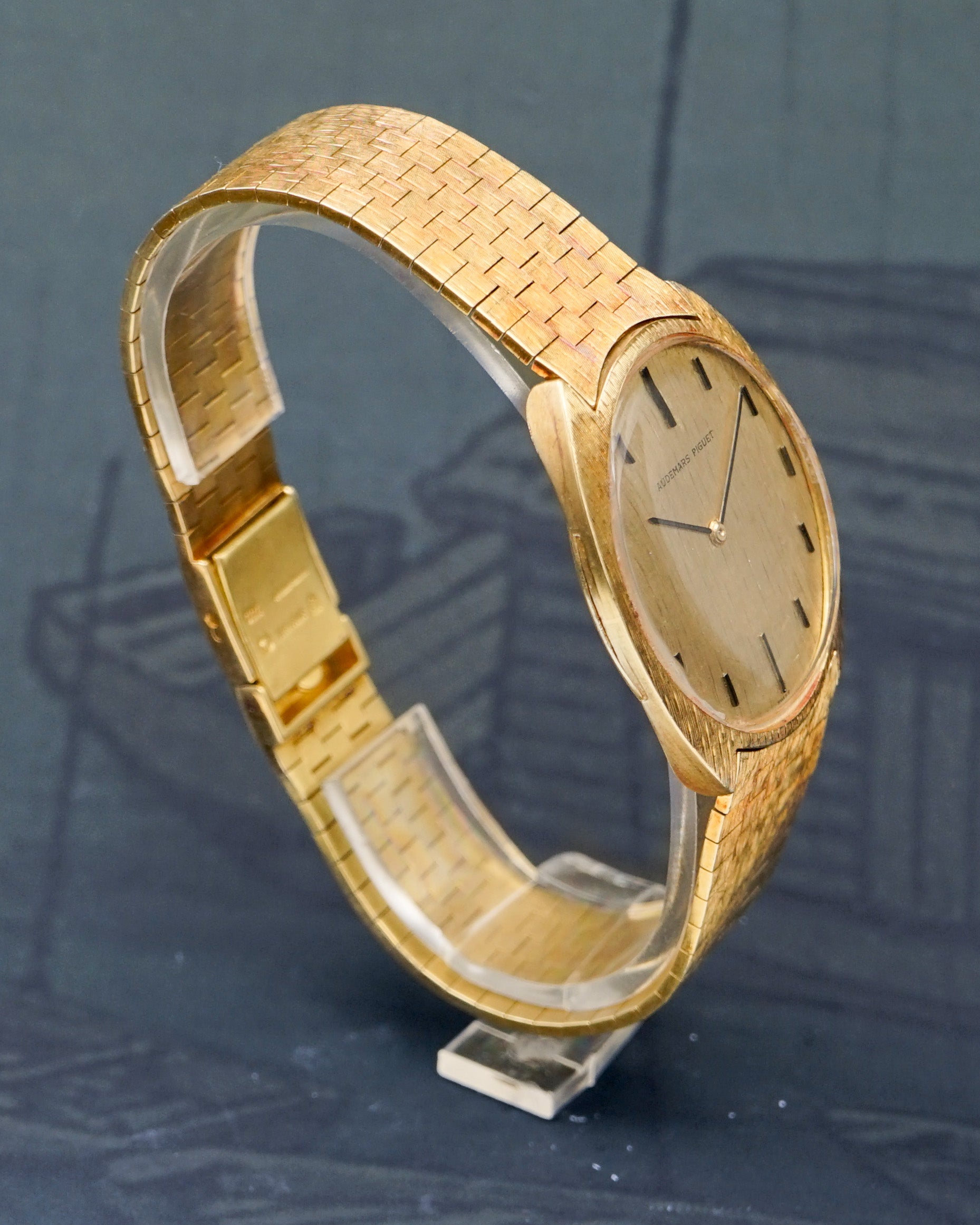 1970s Audemars Piguet in yellow gold with removable bracelet