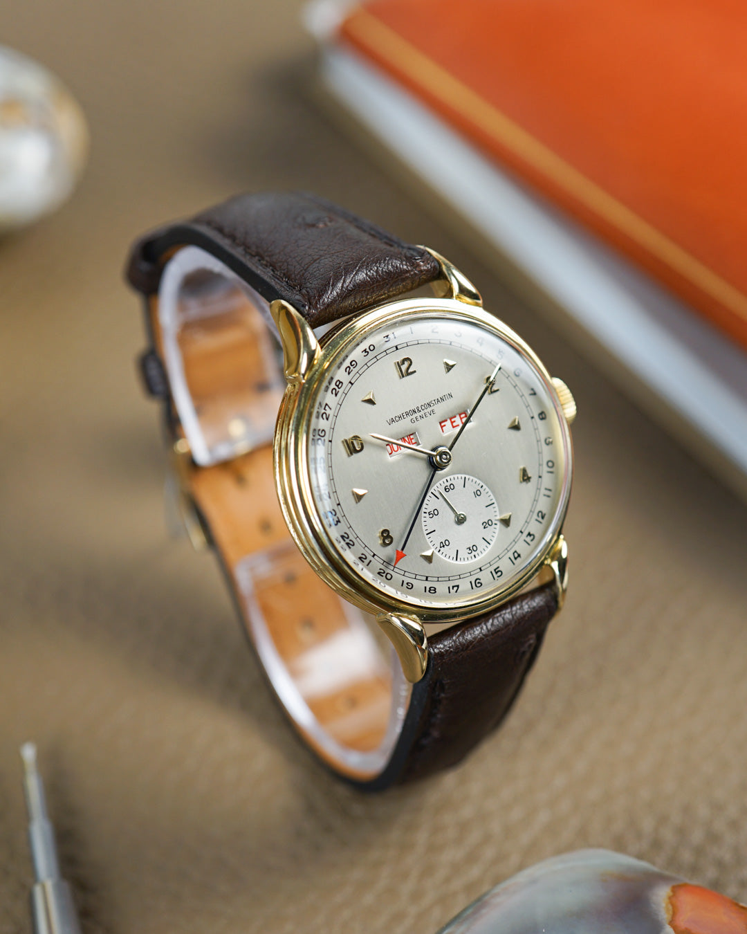 1940s Vacheron Constantin Triple Calendar Ref. 4240 in 18kt yellow gold