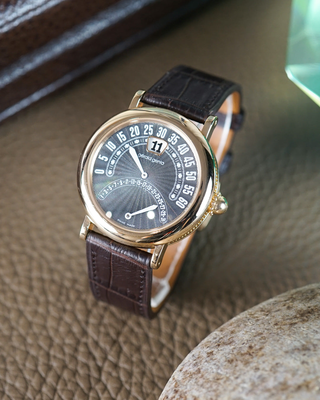Gerald Genta Bi-Retro reference G3734 in yellow gold — Tahitian mother-of-pearl guilloché dial