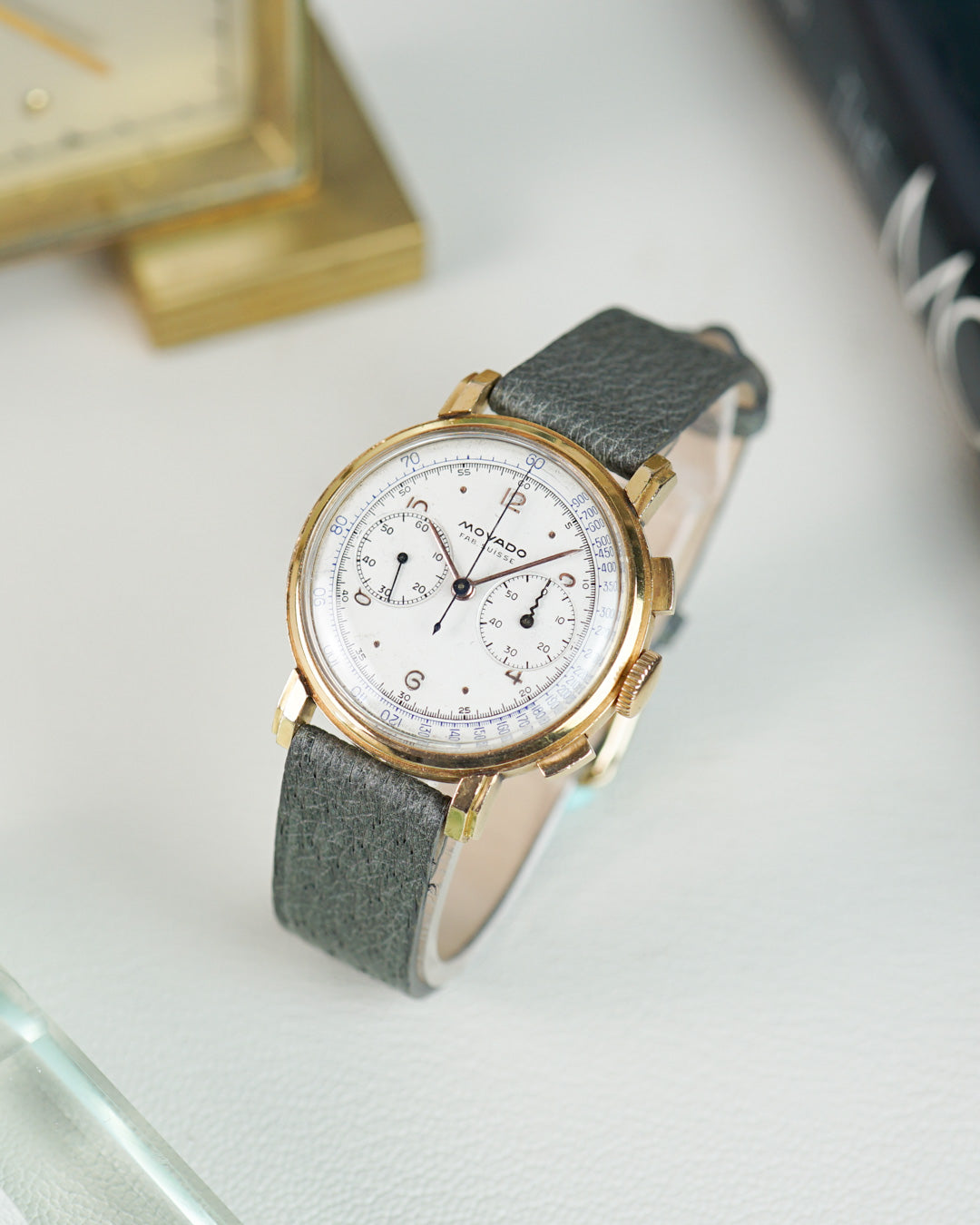 Movado "Fab. Suisse" Chronograph M90 in yellow gold