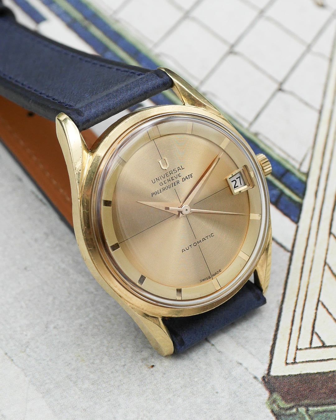 1960s Universal Geneve Polerouter in 18kt gold and rare guilloch? dial