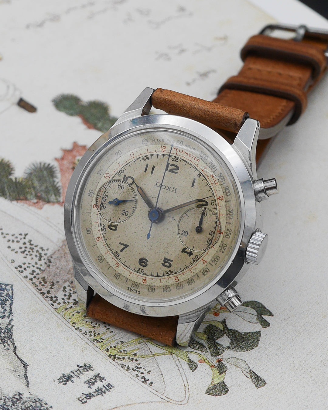 1940s Doxa Spillman case salmon dial Valjoux 22 chronograph