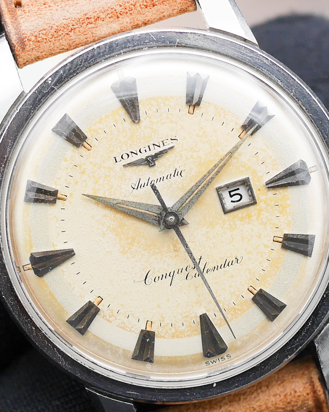 1950s Longines Conquest Calendar ref. 9004 with cream patina