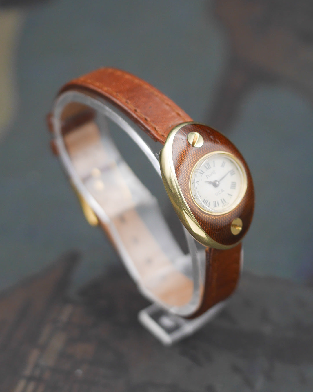 Piaget Van Cleef & Arpels Jewelry watch in 18k yellow gold with enamel case
