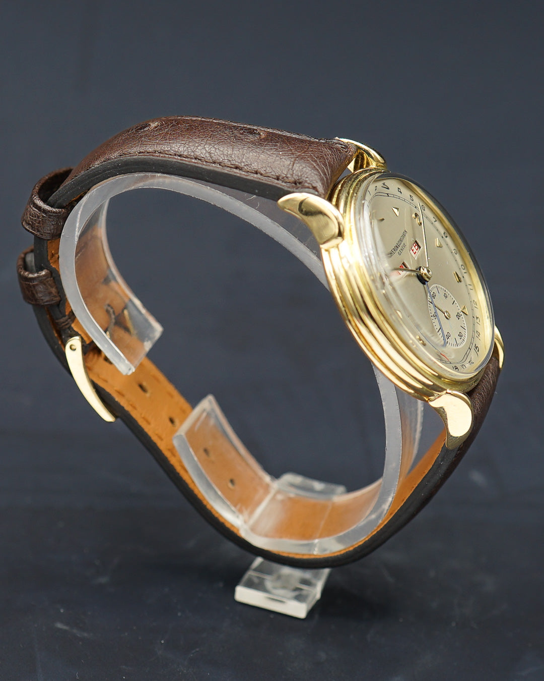 1940s Vacheron Constantin Triple Calendar Ref. 4240 in 18kt yellow gold