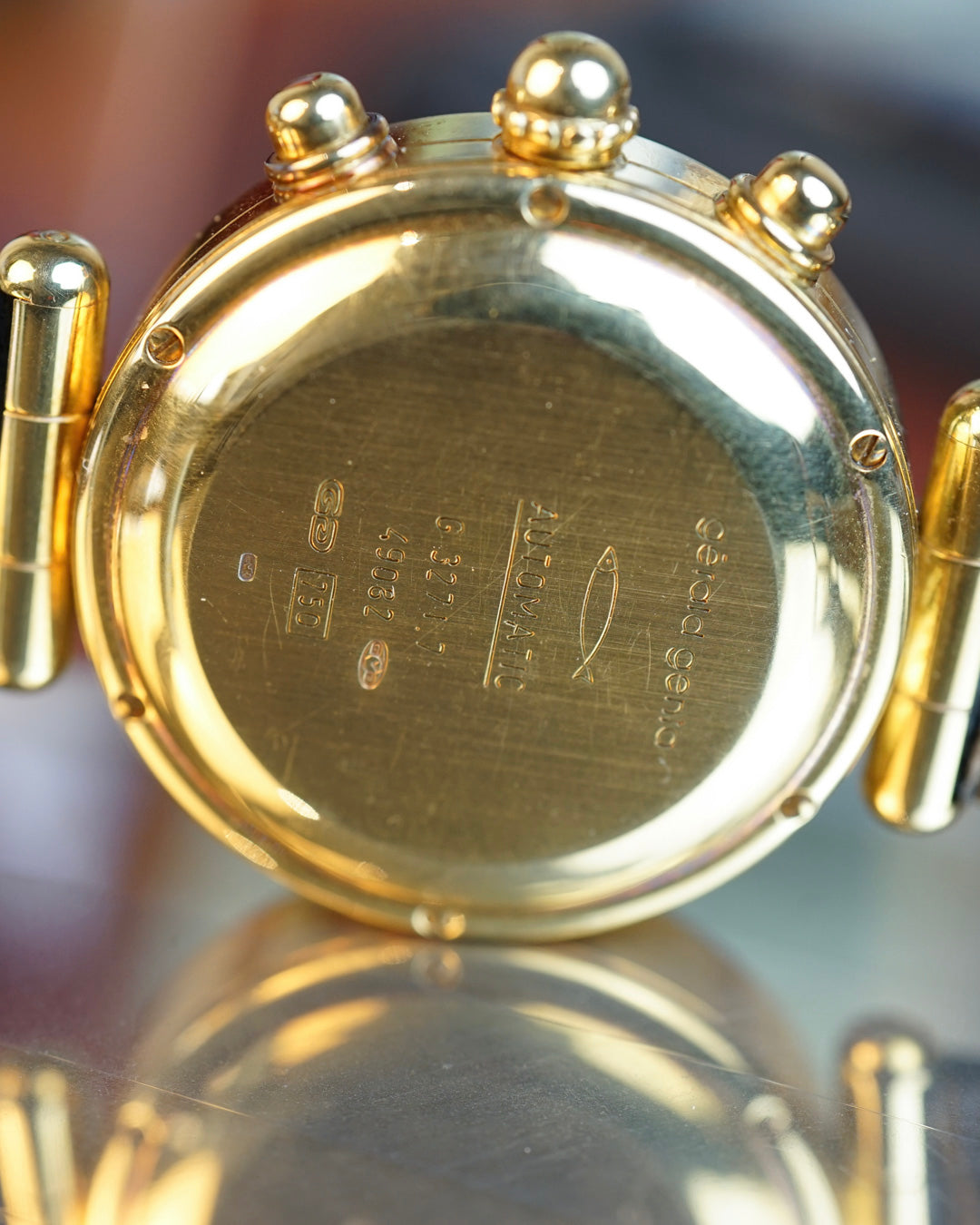 Gerald Genta chronograph in Yellow Gold aka. "Bomba" - Full Set