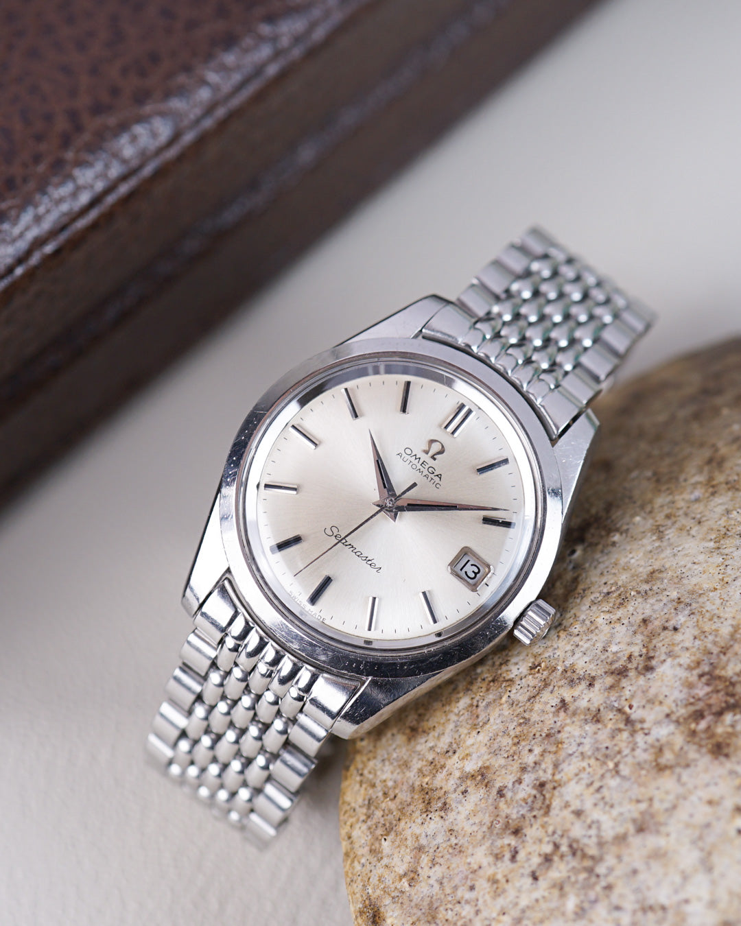 Omega Seamaster référence 166.010 cadran argenté, avec bracelet d'origine
