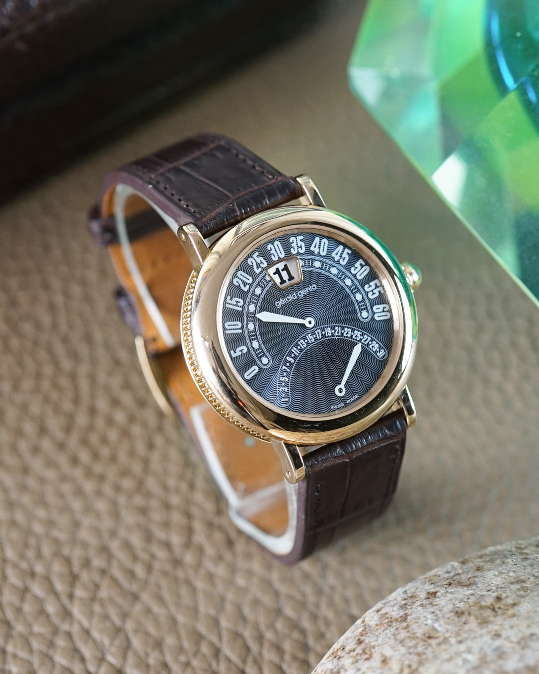 Gerald Genta Bi-Retro reference G3734 in yellow gold — Tahitian mother-of-pearl guilloché dial