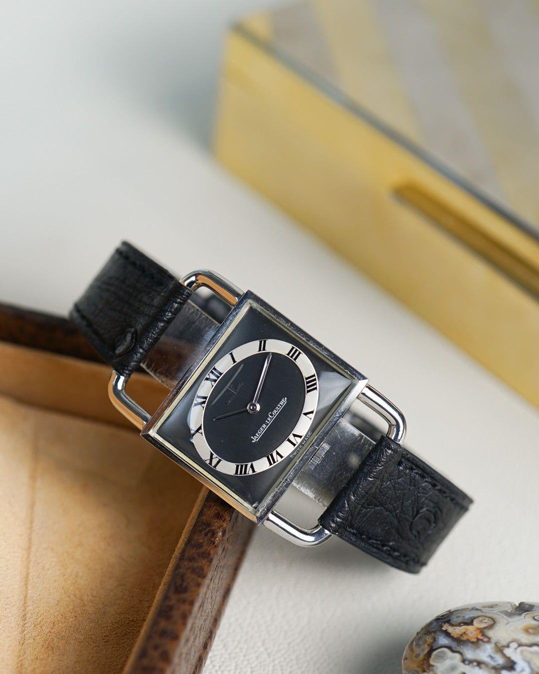 Jaeger-LeCoultre Étrier reference 9041 — Bicolour dial, original buckle
