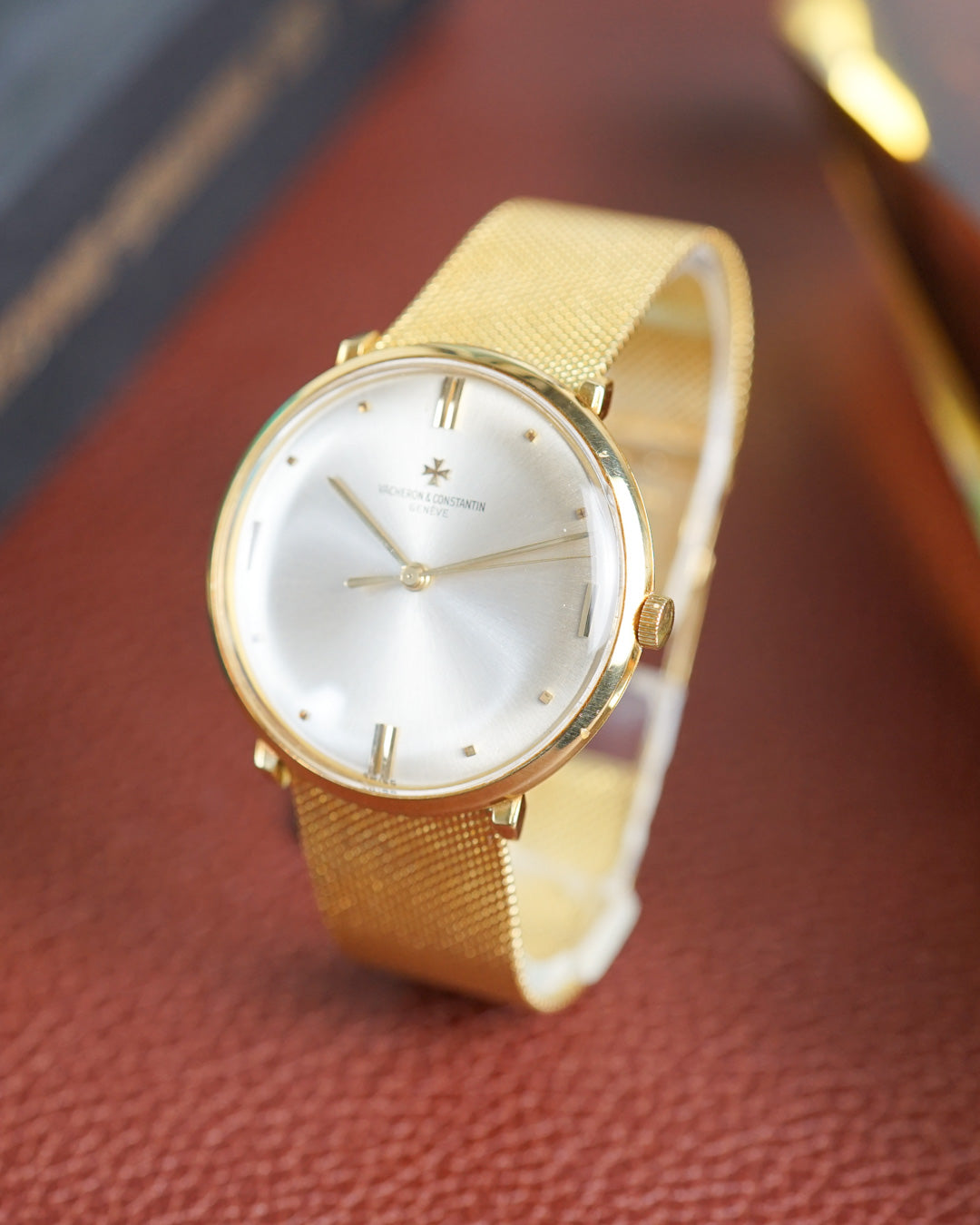 Vacheron Constantin réf. 6487 en or jaune — Cadran à index verticaux, avec bracelet en or, bracelet en crocodile et boucle
