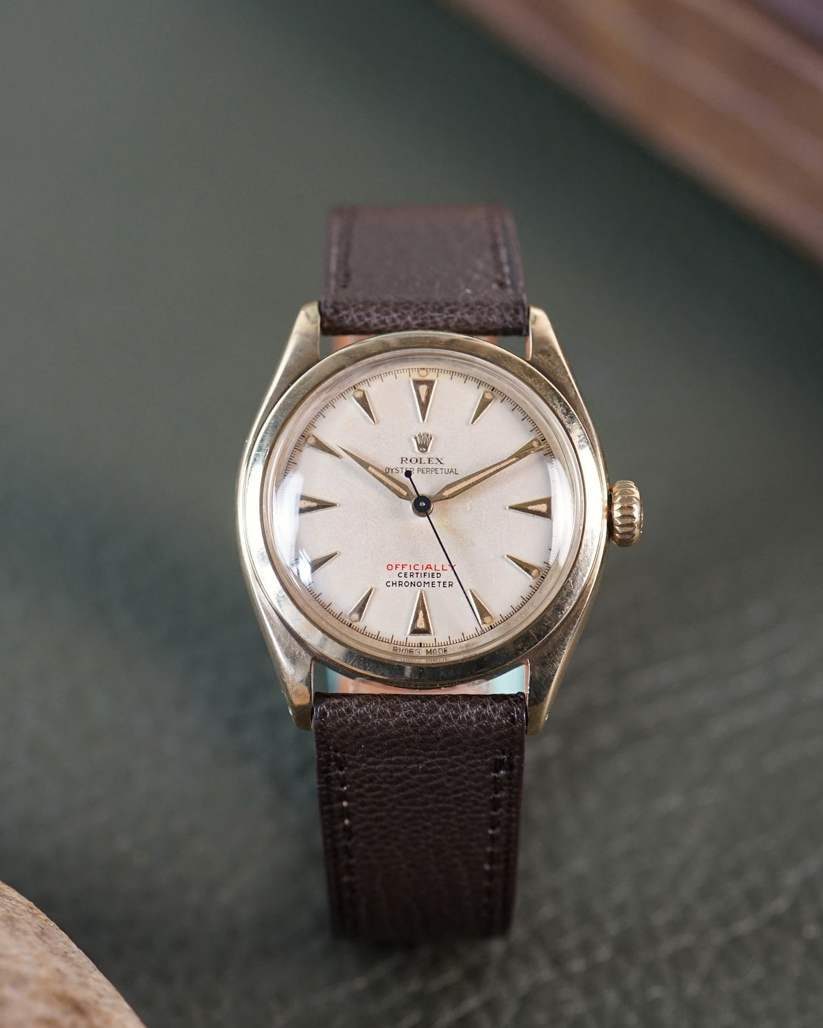 Rolex Oyster Perpetual 6084 Semi Bubbleback, red Officially