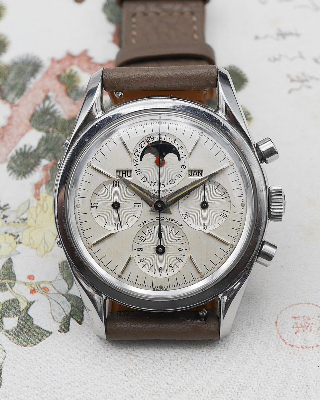 1960s Universal Geneve 222100 Tri-Compax Moonphase Chronograph