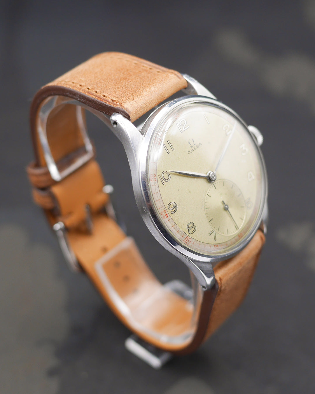 1940s Omega Jumbo red scale 30T2 caliber
