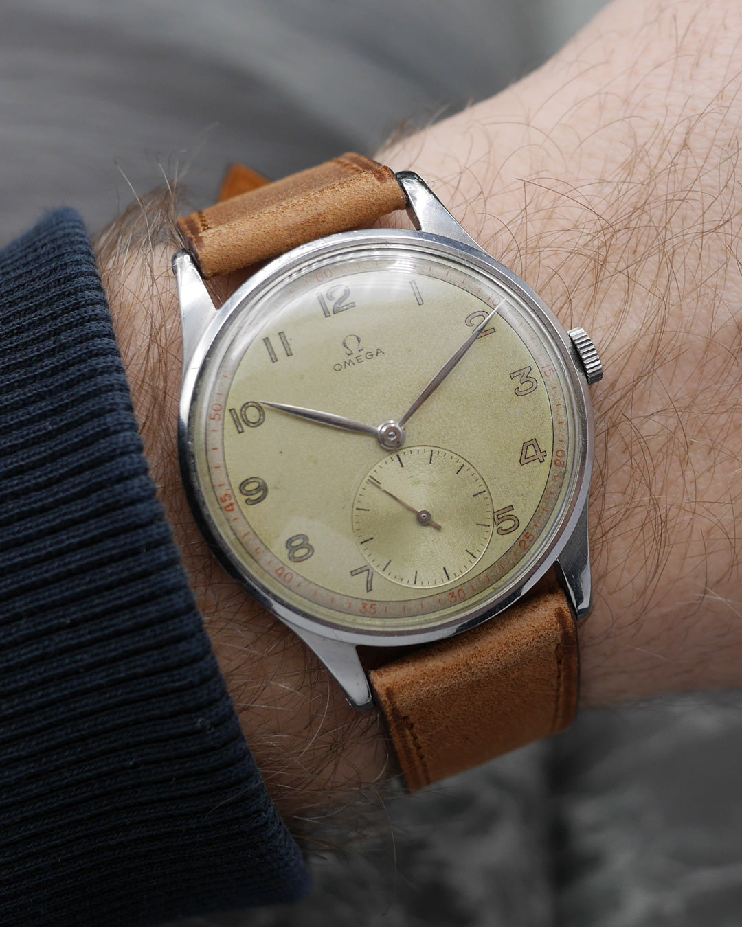 1940s Omega Jumbo red scale 30T2 caliber