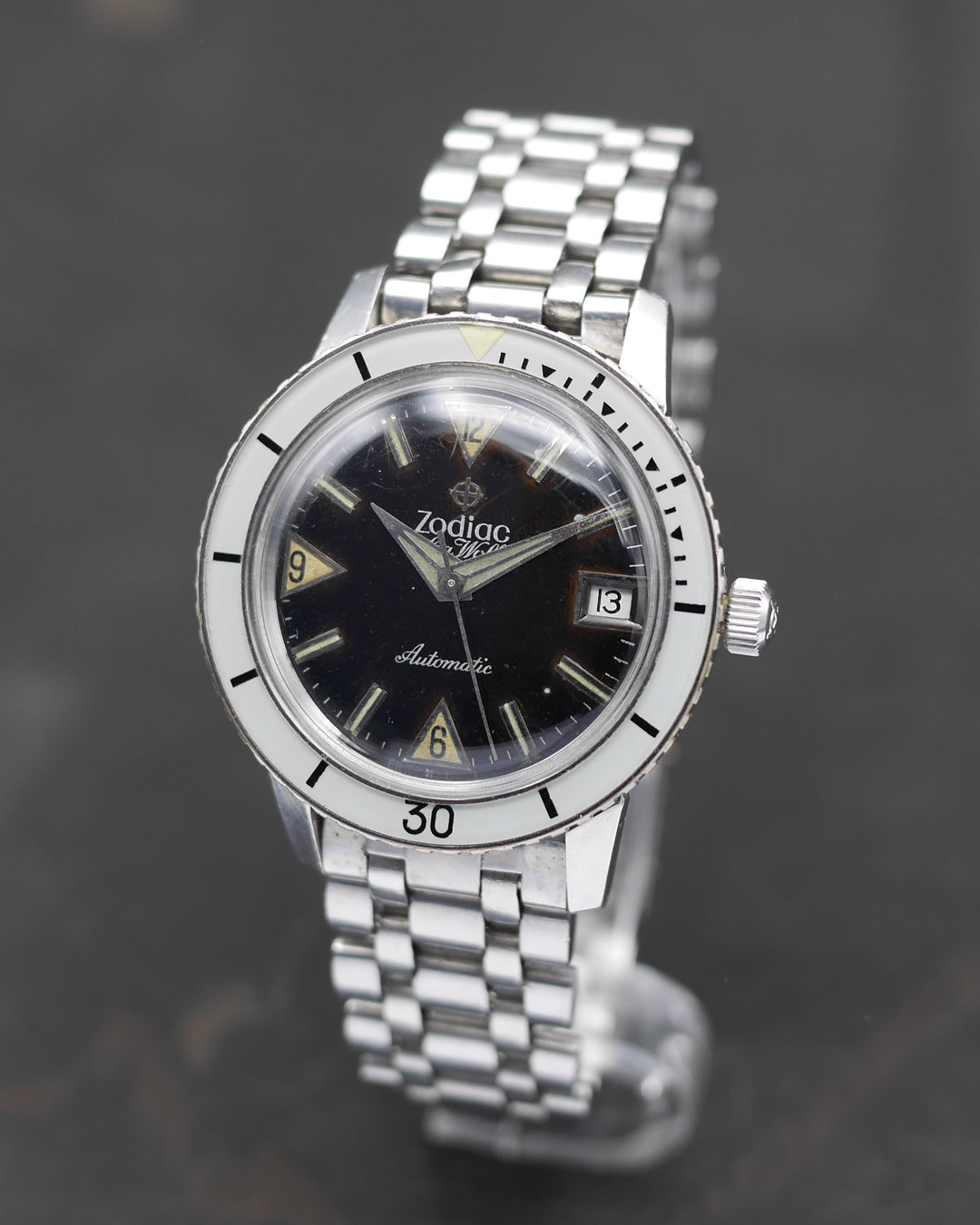 1960s Zodiac Sea Wolf date bakelite bezel with tropical dial