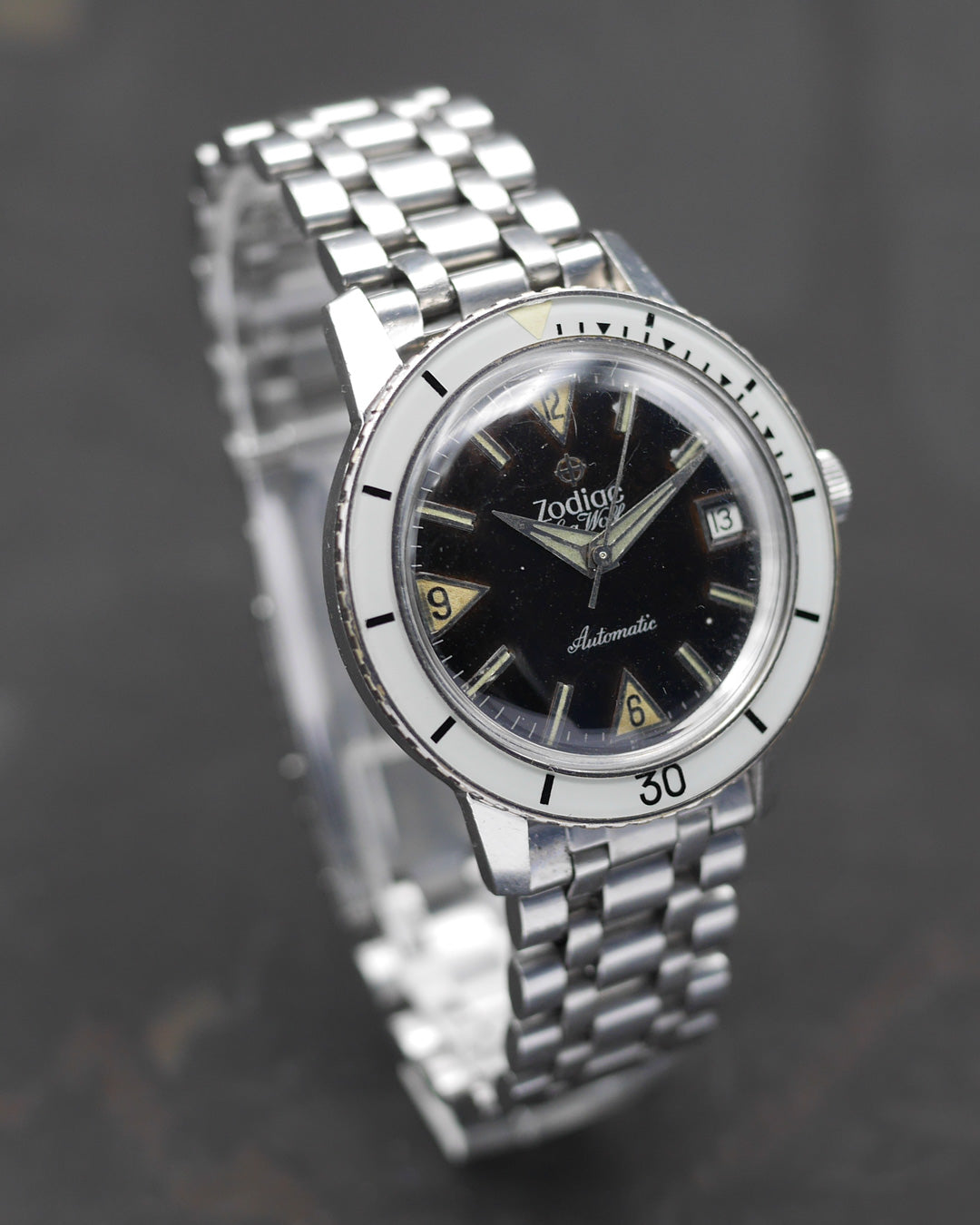 1960s Zodiac Sea Wolf date bakelite bezel with tropical dial