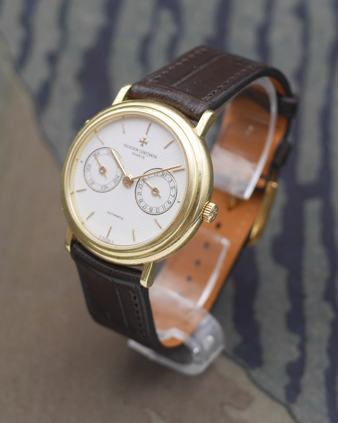 1988 Vacheron Constantin ref. 46008 dual calendar in 18kt yellow gold with paper