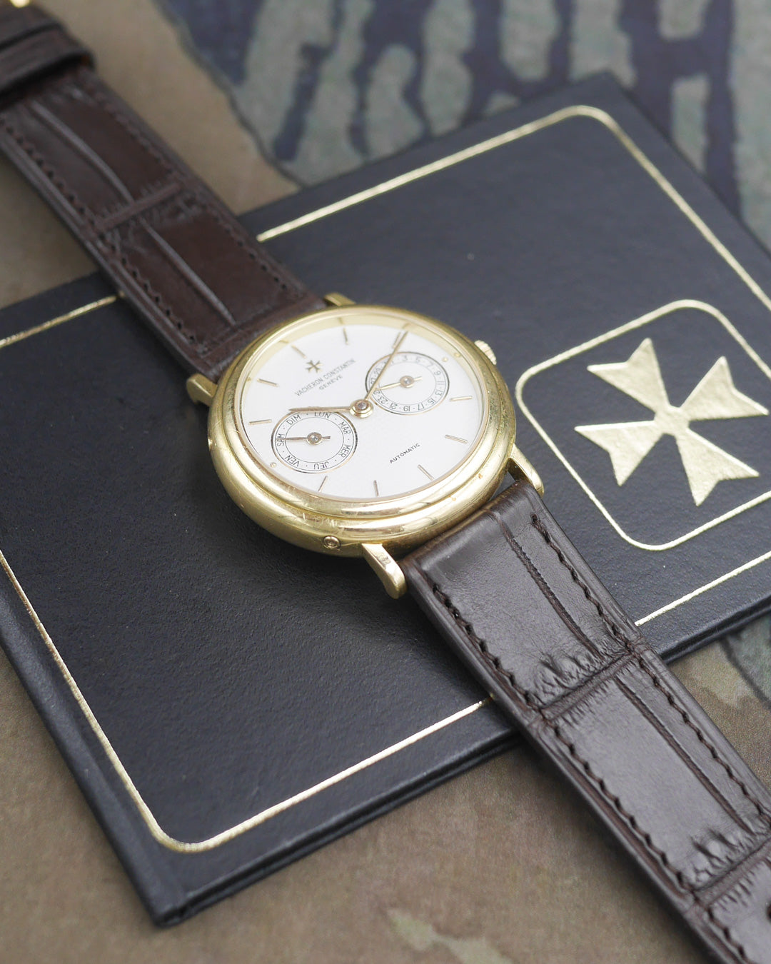 1988 Vacheron Constantin ref. 46008 dual calendar in 18kt yellow gold with paper