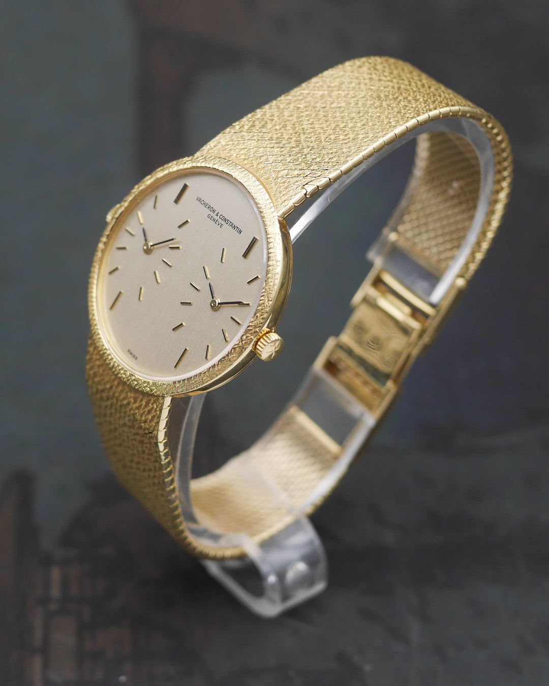 1970's Vacheron Constantin Dual time ref. 2088 in yellow gold