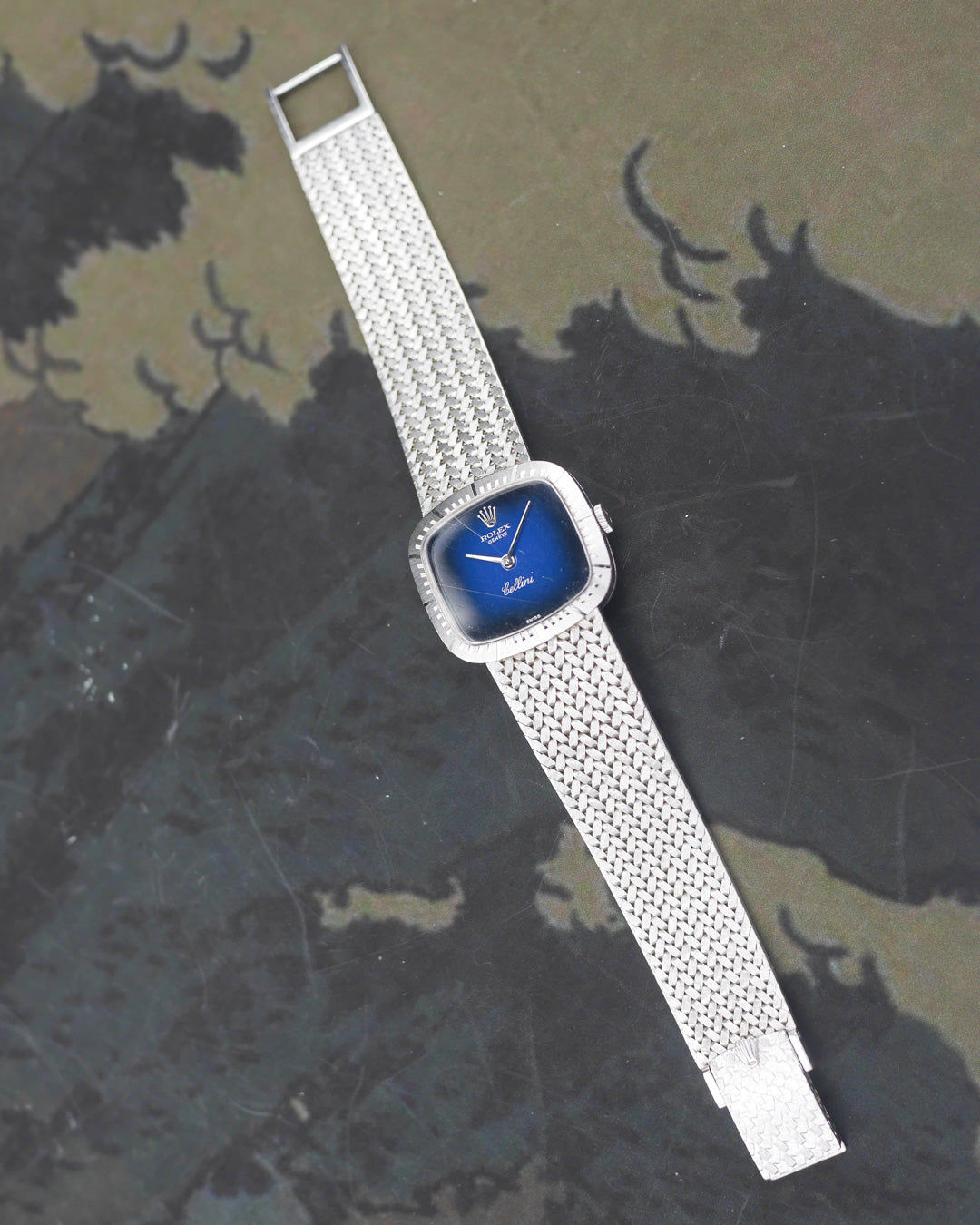 1970's Rolex Cellini ladies in 18k white dold with blue vignette dial - Paper