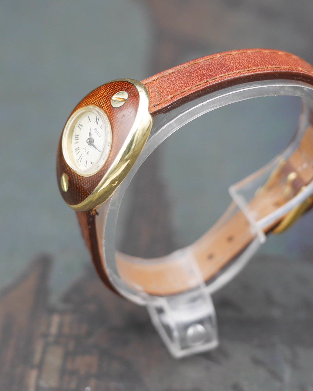 Piaget Van Cleef & Arpels Jewelry watch in 18k yellow gold with enamel case