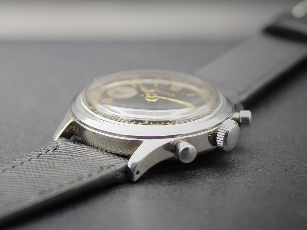 1940s Cyma oversized clamshell case chronograph - Sabiwatches