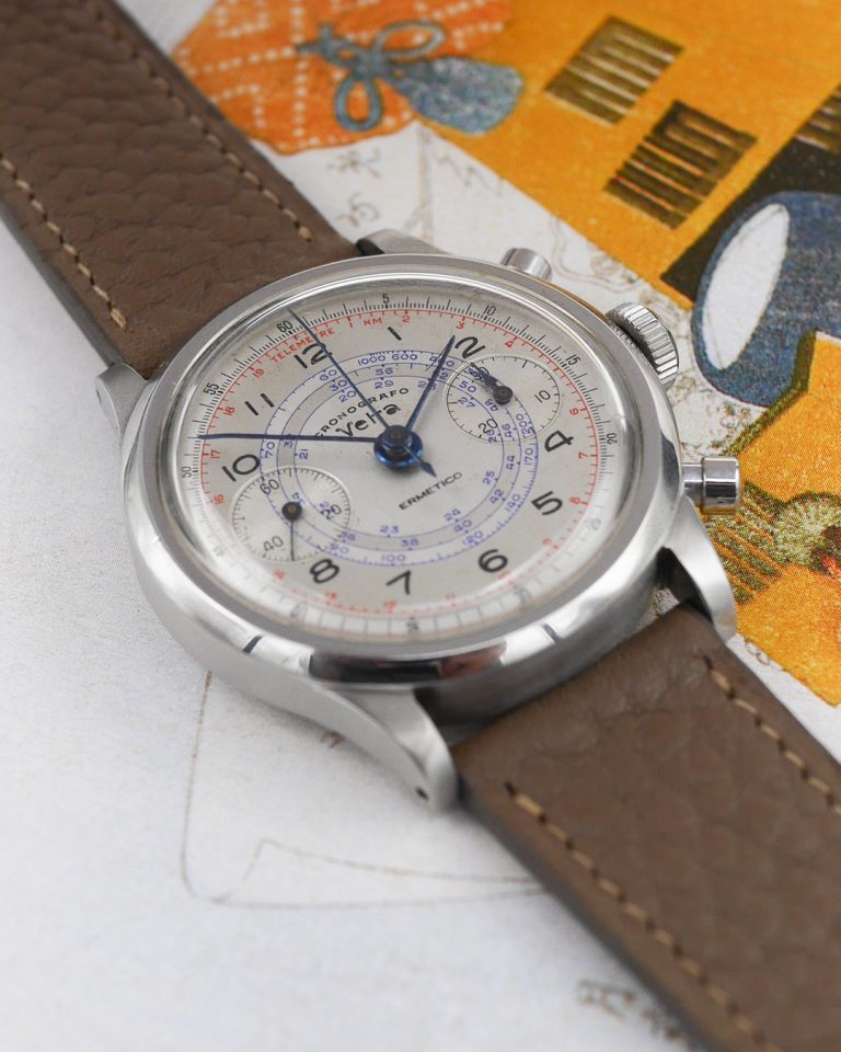1950s Vetta Ermetico dual-tone clamshell chronograph - Sabiwatches