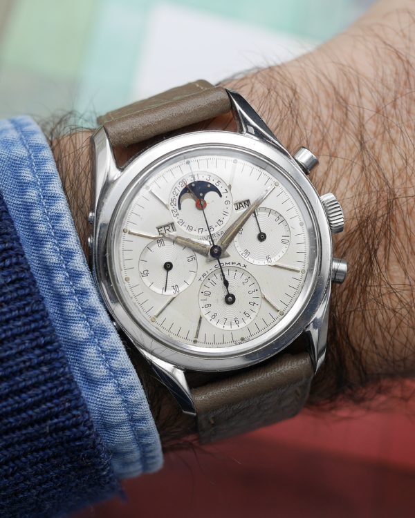 1960s Universal Geneve 222100 Tri-Compax Moonphase Chronograph ...