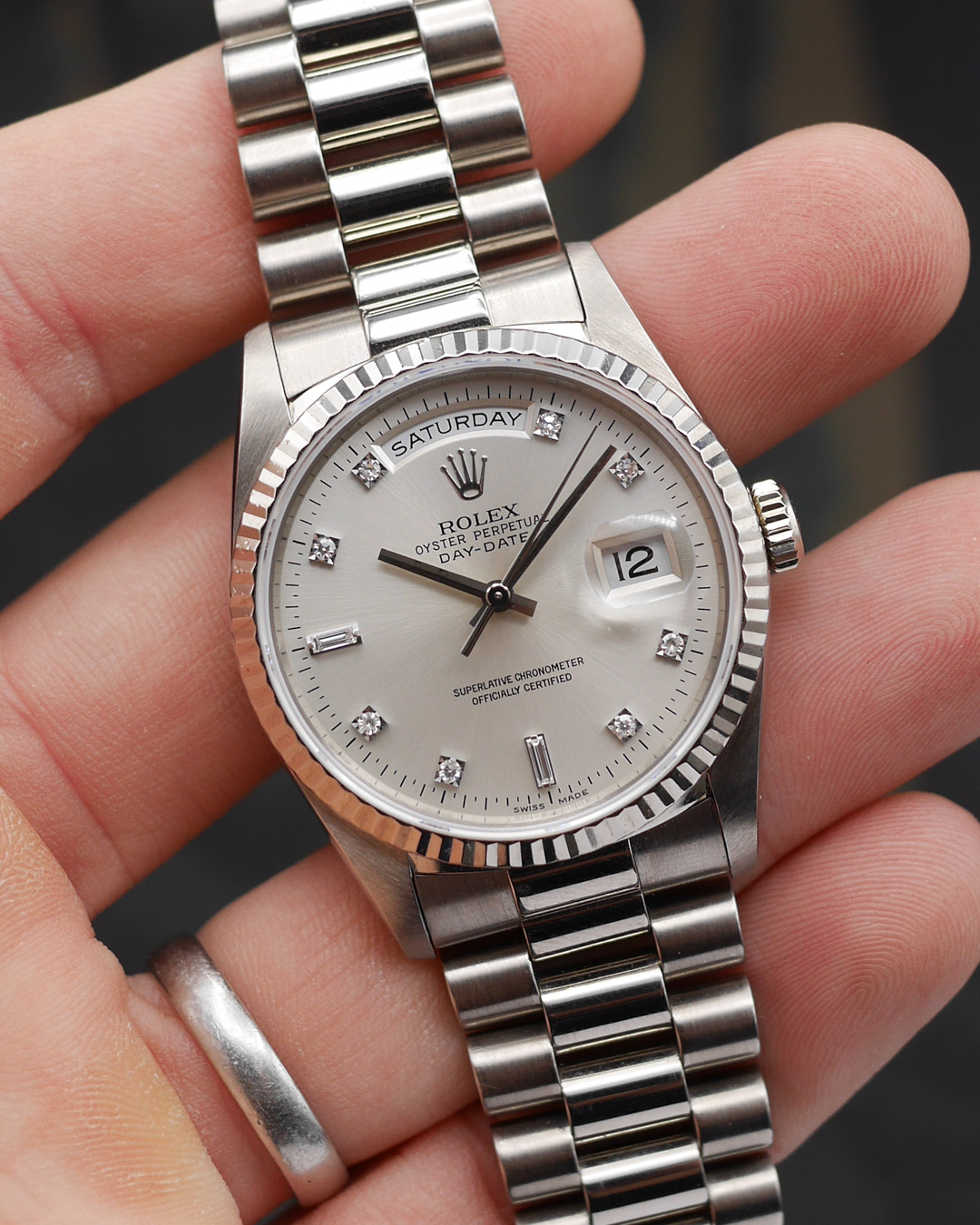 udledning månedlige Et hundrede år 1996 Rolex Day-Date ref. 18239 in white gold with diamond indexes -  Sabiwatches