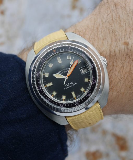 1970s Certina DS-2 SuperPH 1000M with black dial - Sabiwatches